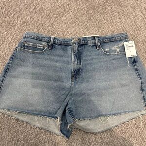 Good American good 90’s shorts size 15 NWT